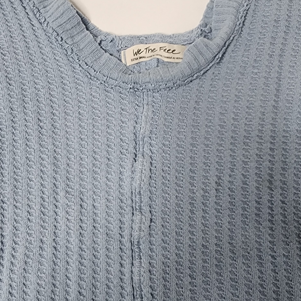 WE THE FREE sz XS .Magic Long Sleeve Wide Scoop Waffle Knit Thermal Blue |